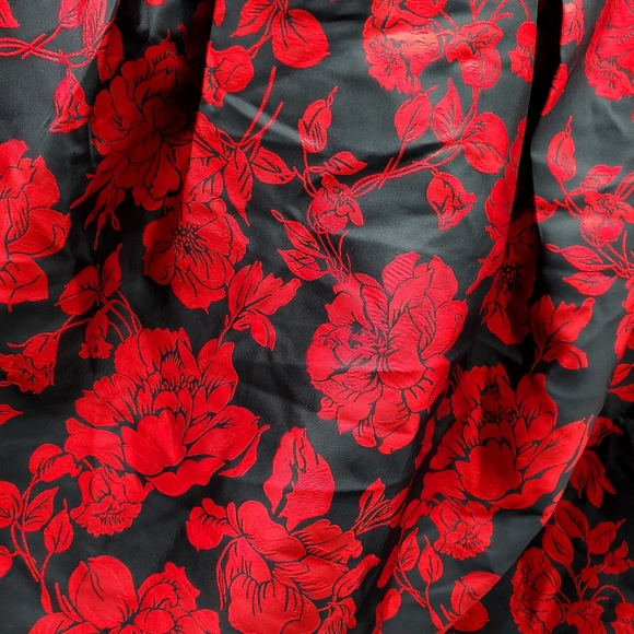 Talbots size 10 red floral skirt - Picture 2 of 6